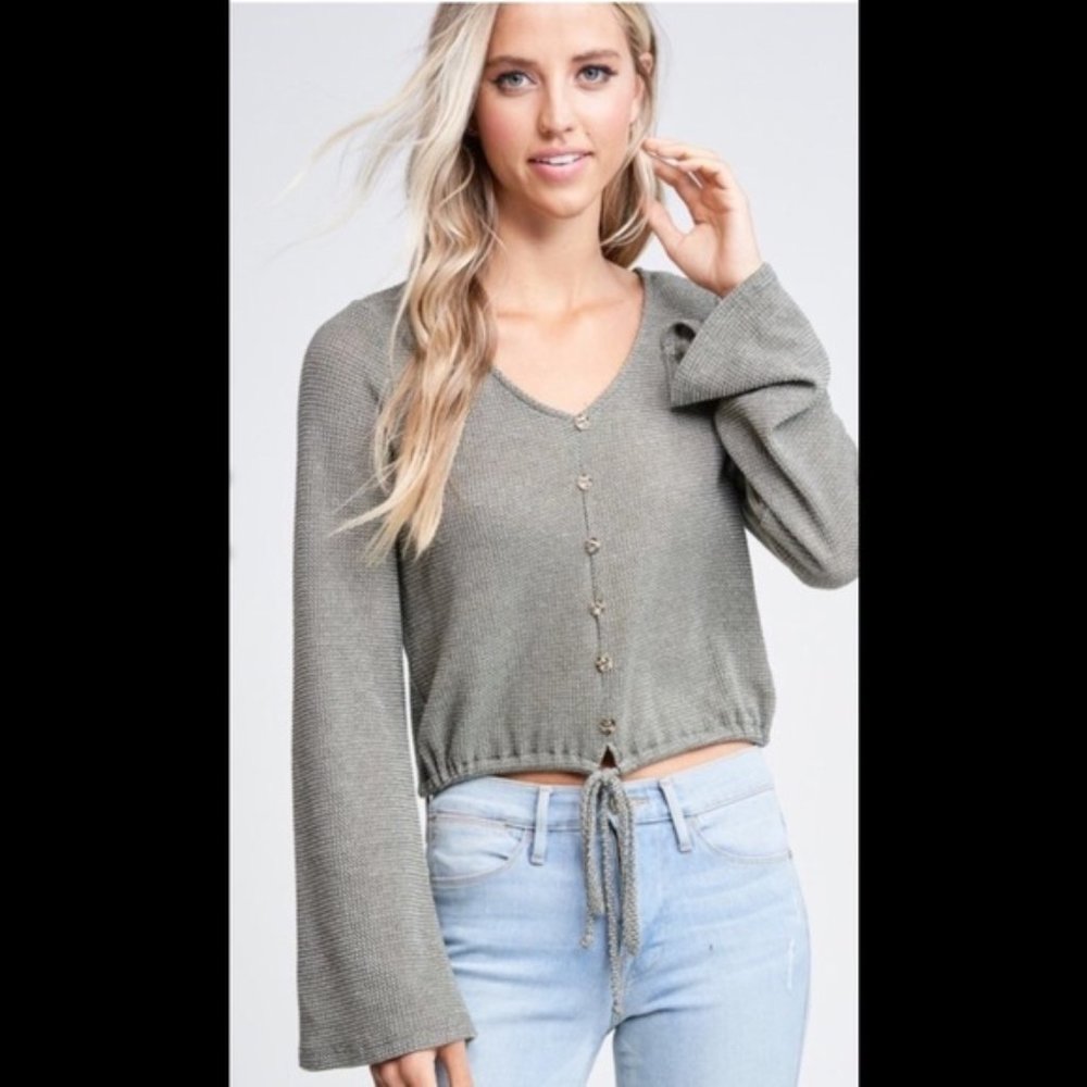 Womens olive green button down crop top size L - Picture 2 of 4